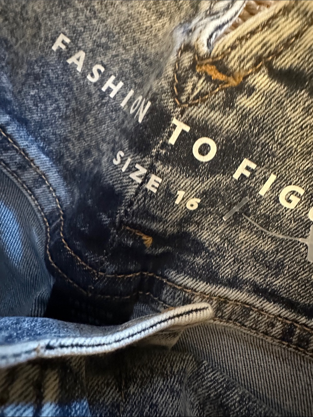 ✔️#72 NEW ULTRA HIGH RISE JEANS WITH WAIST BUTTON DETAIL - Picture 6 of 6
